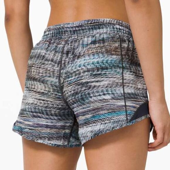 Lululemon Hotty Hot Short *Long 4" - 4Tall - Picture 2 of 7